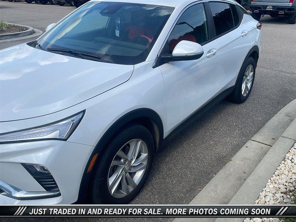 Used 2024 White Frost Tricoat Buick Preferred image 2