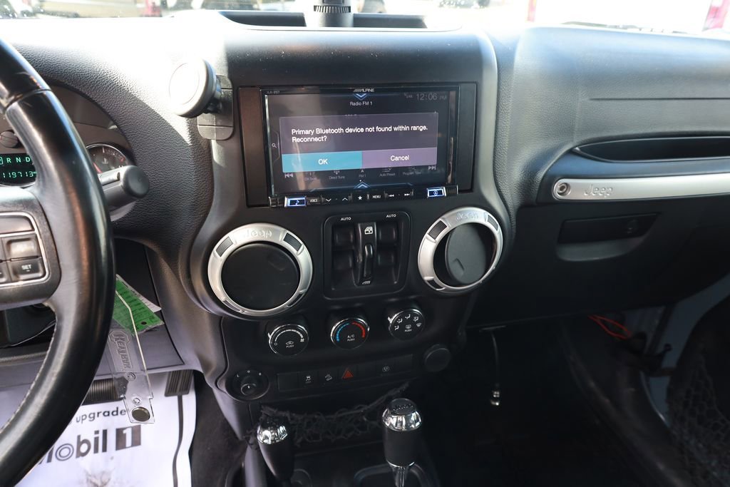 Used 2015 Anvil Clearcoat Jeep Rubicon image 15