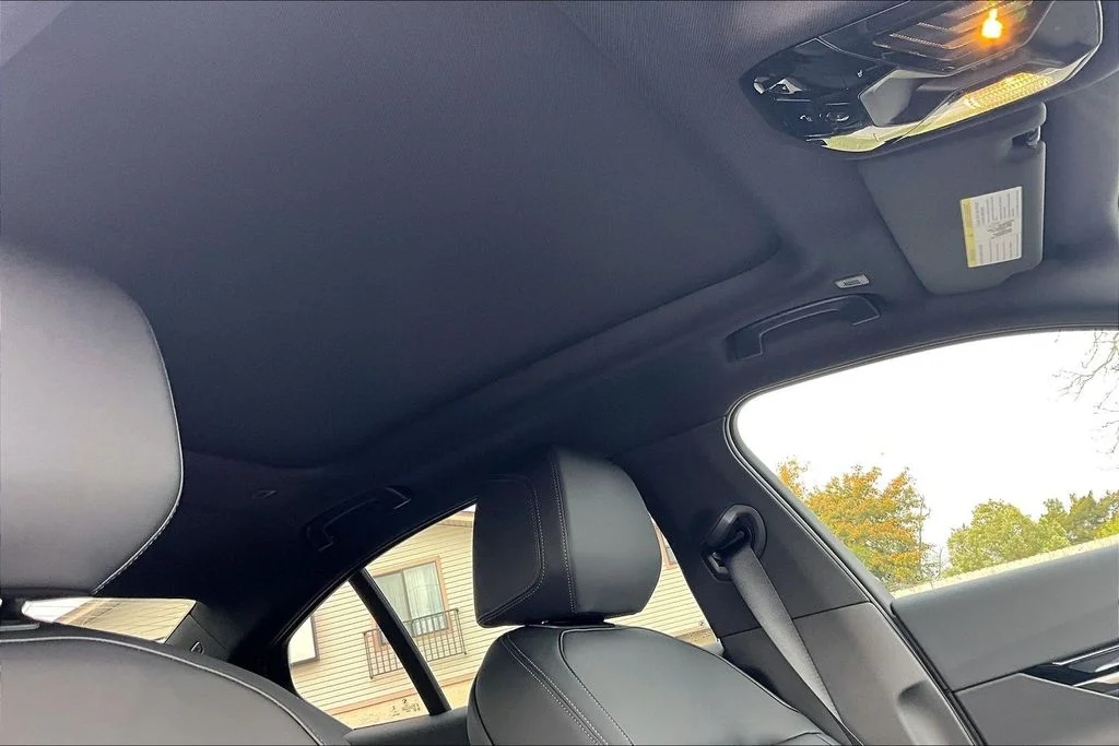 2026 BMW 5 Series 550e - Photo 22