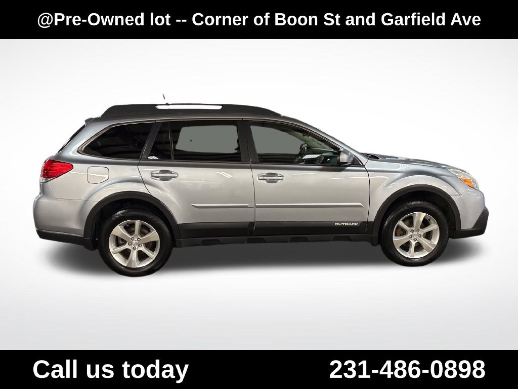 Used 2014 Silver Subaru 2.5i image 6