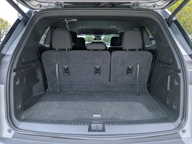Used 2025 Silver GMC Elevation image 13