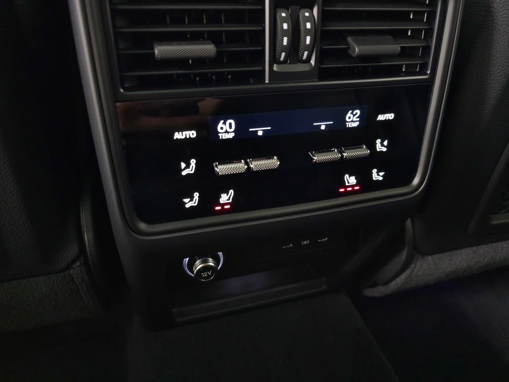 Used 2025  Porsche Base image 42