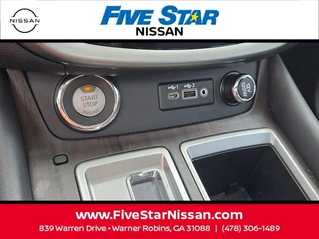 Used 2024 Black Nissan Platinum image 24