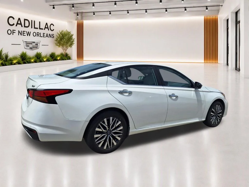 Used 2024 White Nissan 2.5 SV image 3