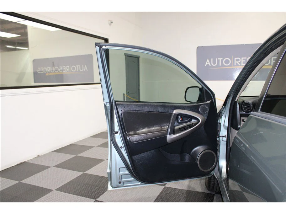 Used 2006 Green Toyota Base image 11