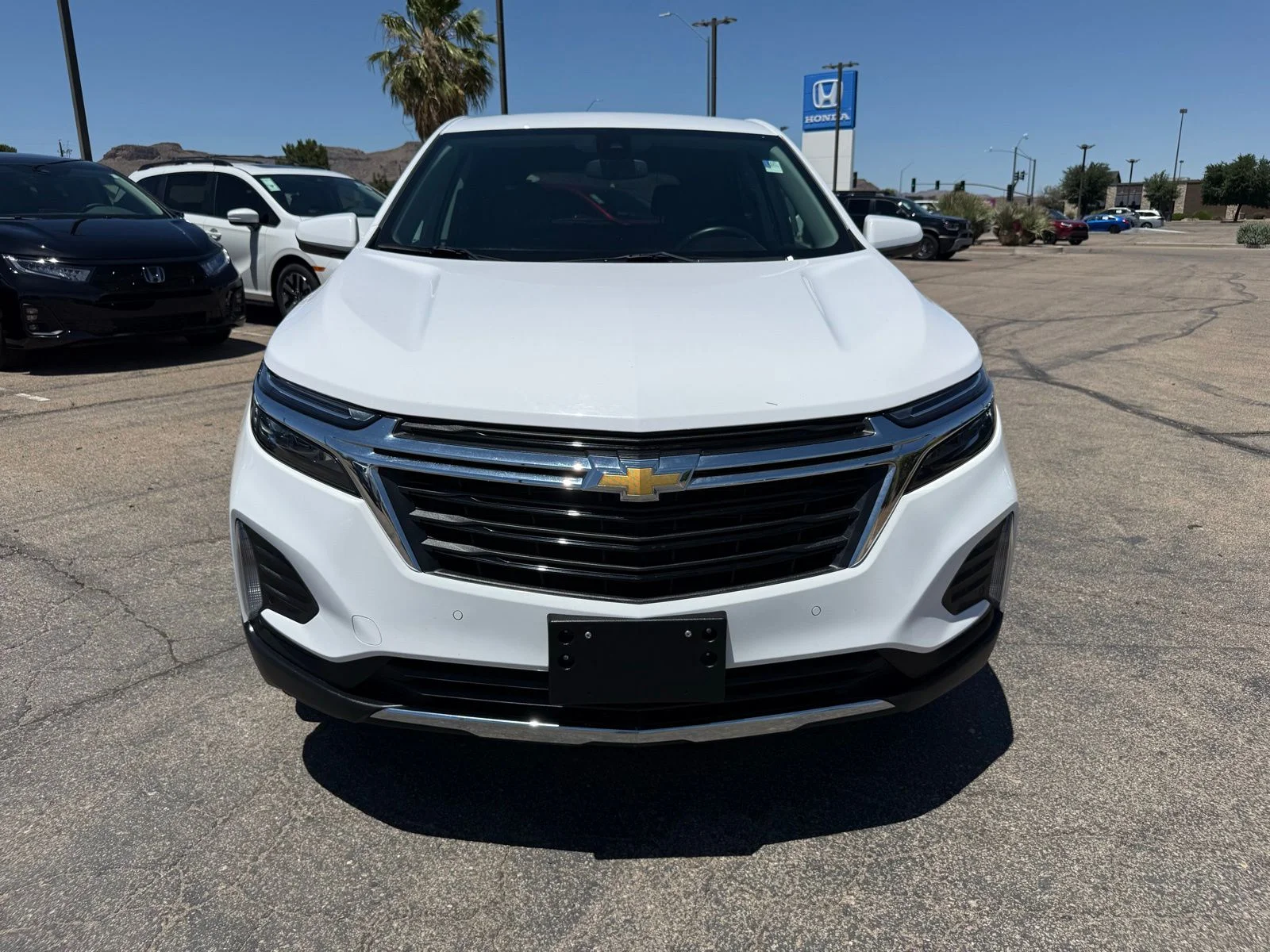 2024 Chevrolet Equinox LT - Photo 2