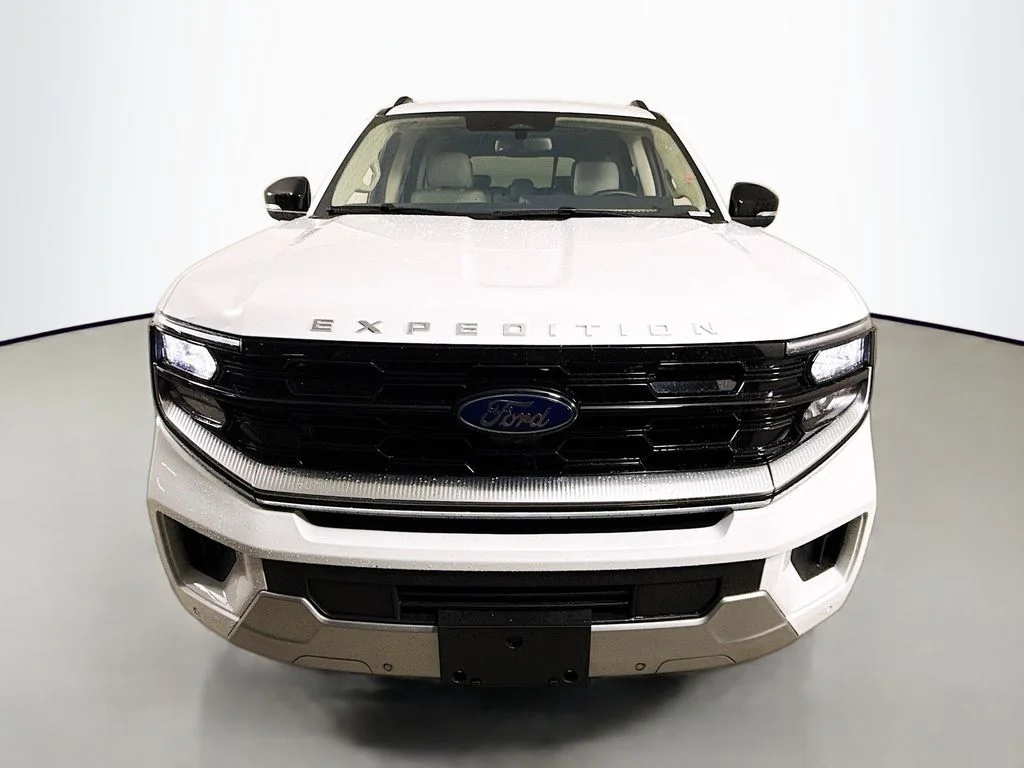 Used 2025 Oxford White Ford Platinum image 8