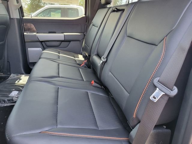 New 2025 Glacier Gray Metallic Tri-Coat Ford F-250® Lariat® image 33