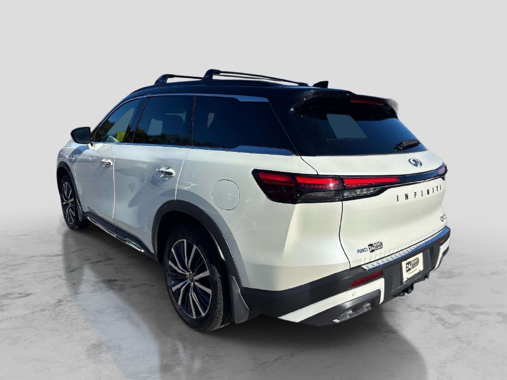 Certified Used 2025 Black INFINITI Autograph image 3