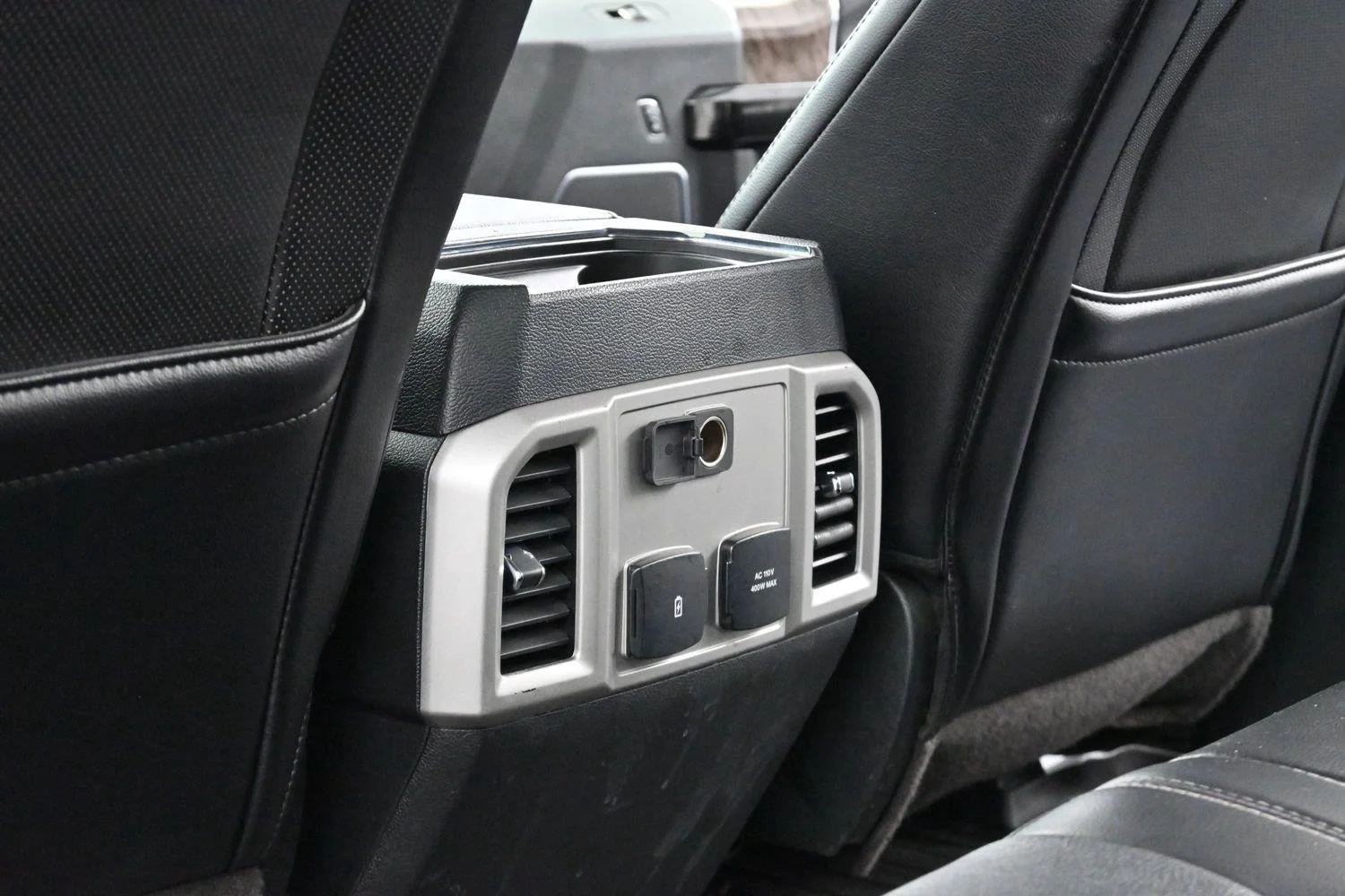 Used 2019 Agate Black Ford LARIAT image 33