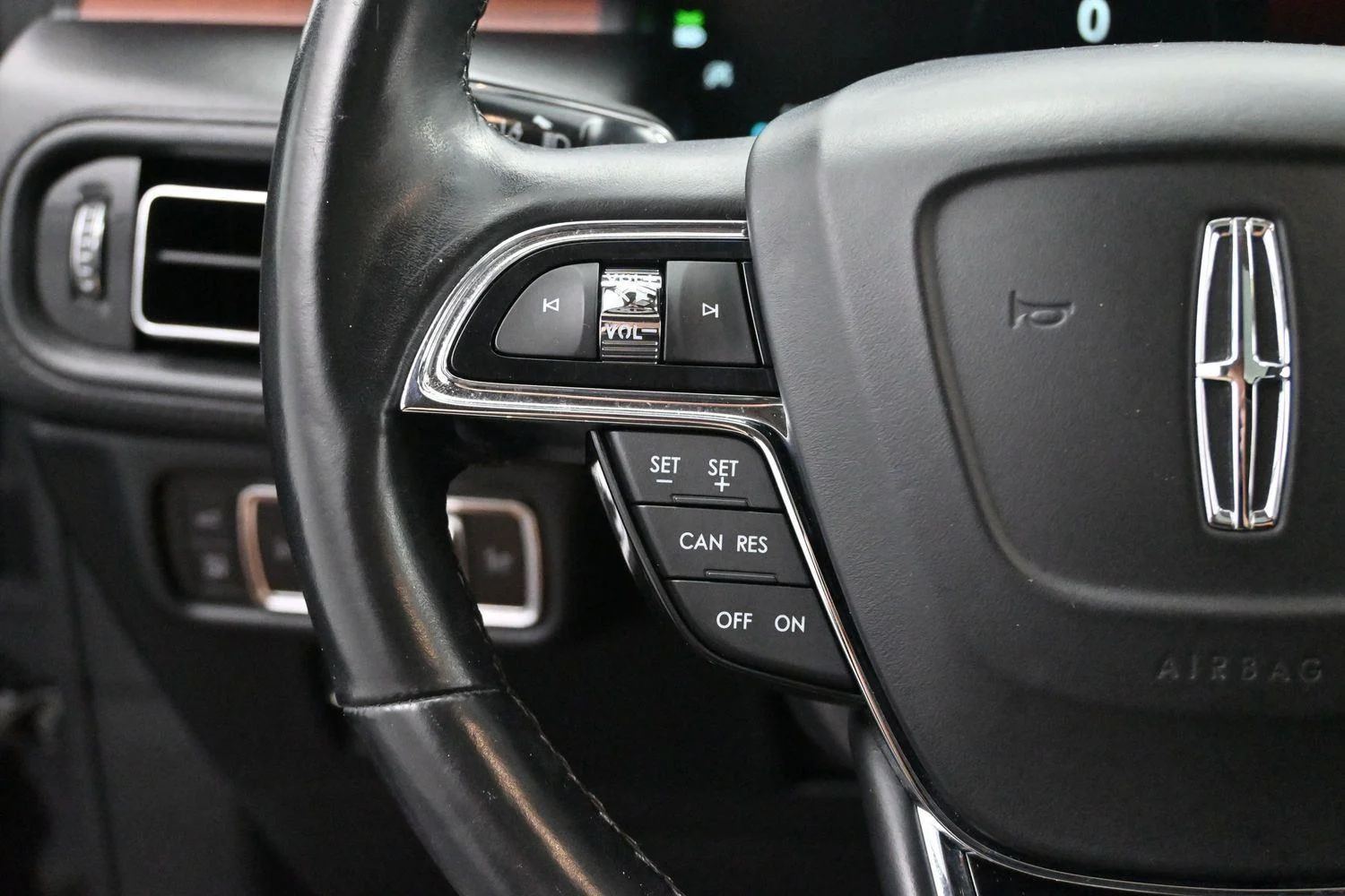 Used 2022 Infinite Black Lincoln Reserve image 17