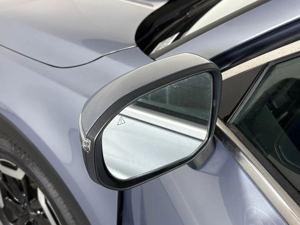 Used 2025 Silver Kia S image 13