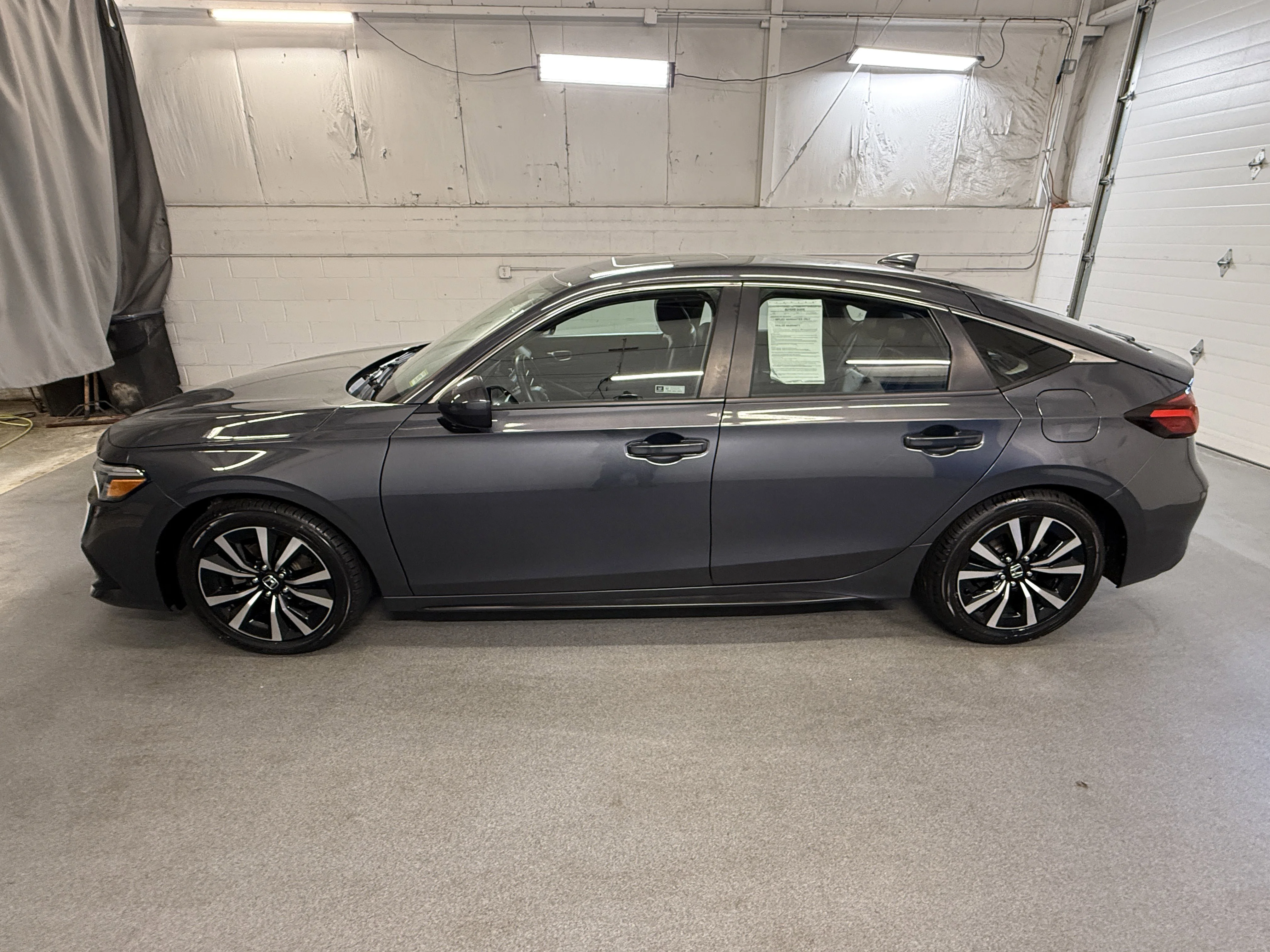 Certified Used 2023 Meteorite Gray Metallic Honda EX-L image 5