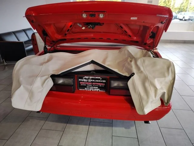 Used 1992 Red Ford LX image 19
