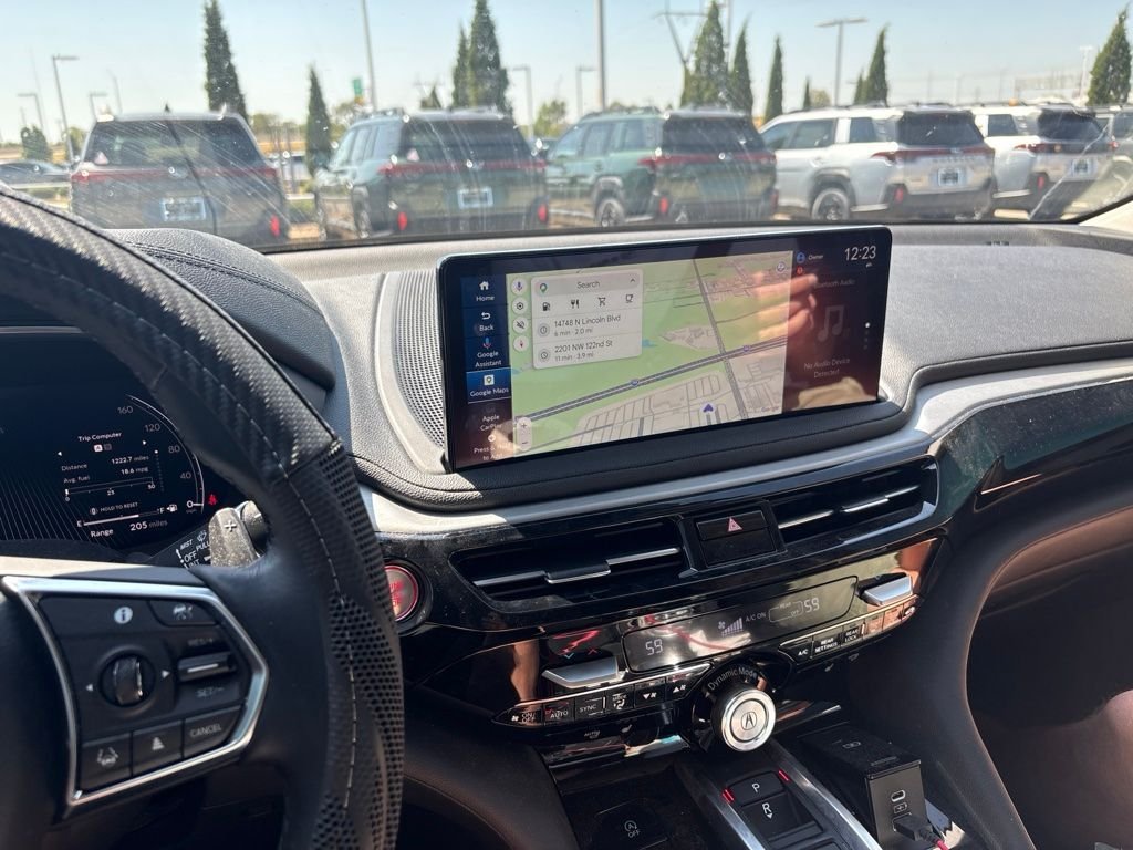 Used 2025  Acura Base image 3