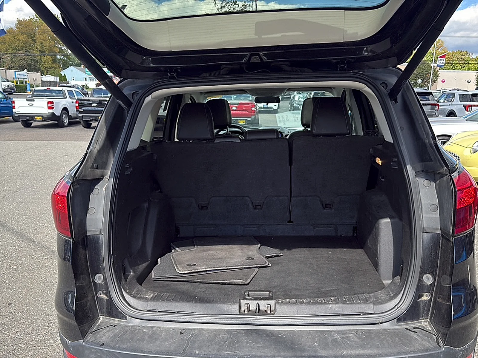 Used 2019 Agate Black Metallic Ford SEL image 5