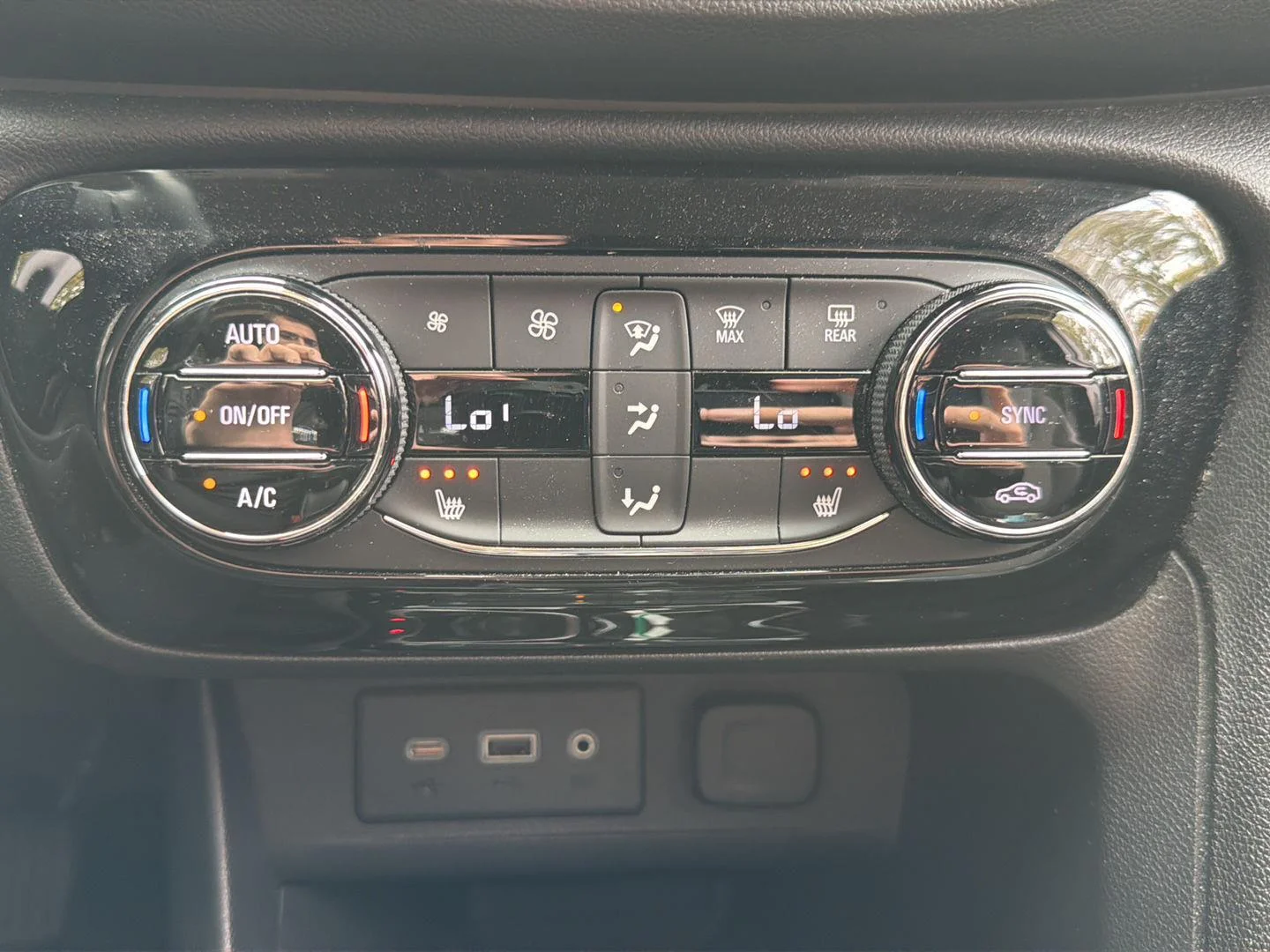 Used 2020 Deep Azure Metallic Buick Select image 16