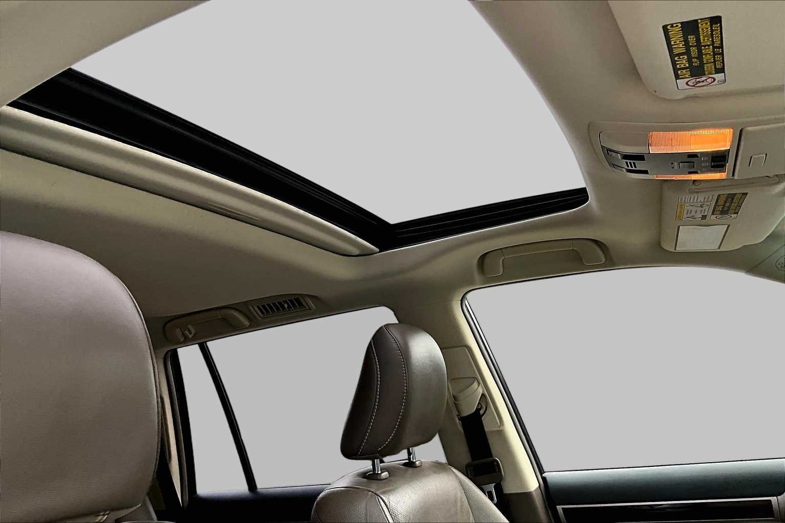 Used 2015 Starfire Pearl Lexus  image 15