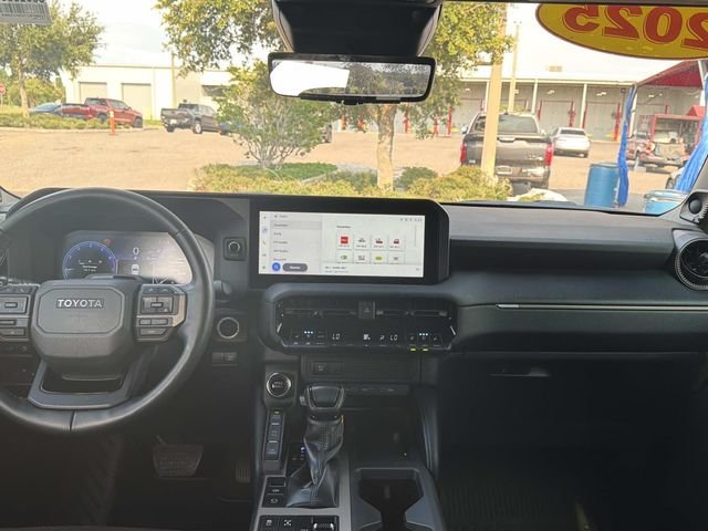 Used 2025  Toyota Base image 15