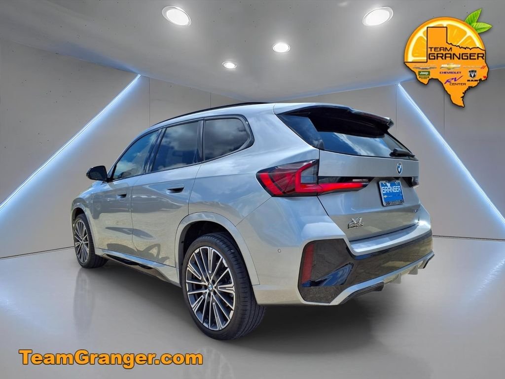 Used 2023 Silver BMW xDrive28i image 4