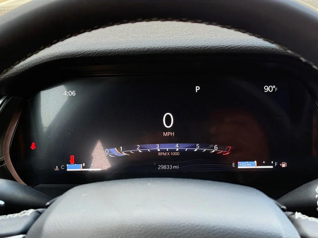 Used 2025 White Jeep Altitude image 14