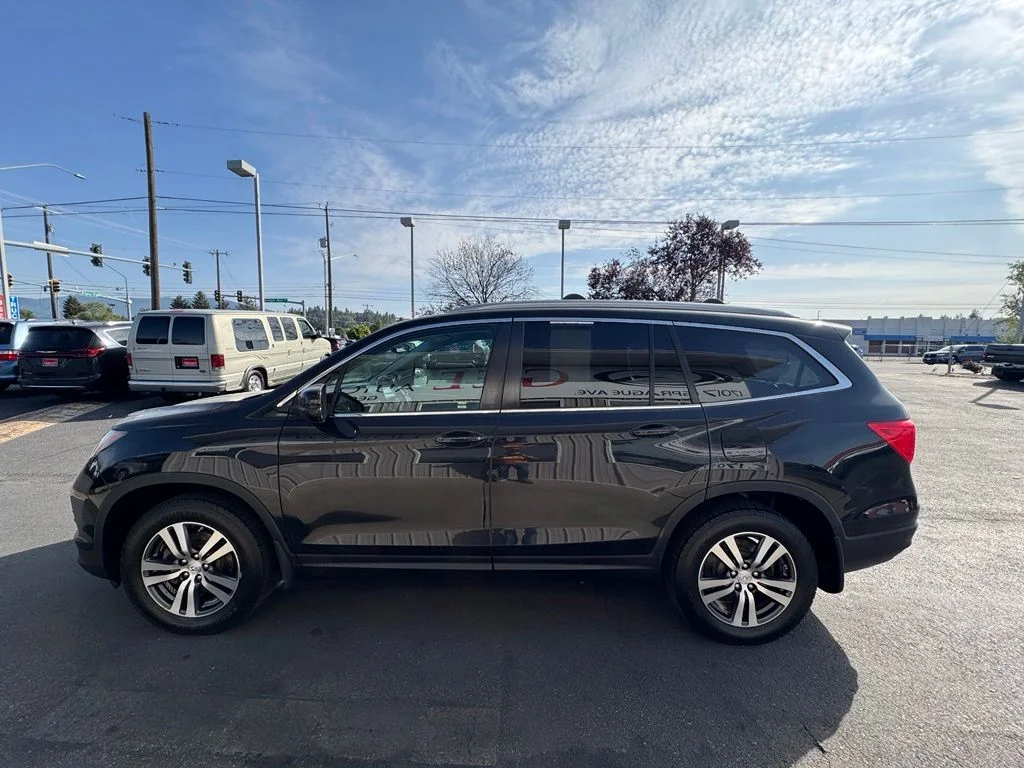 Used 2016 Black Honda EX-L image 6