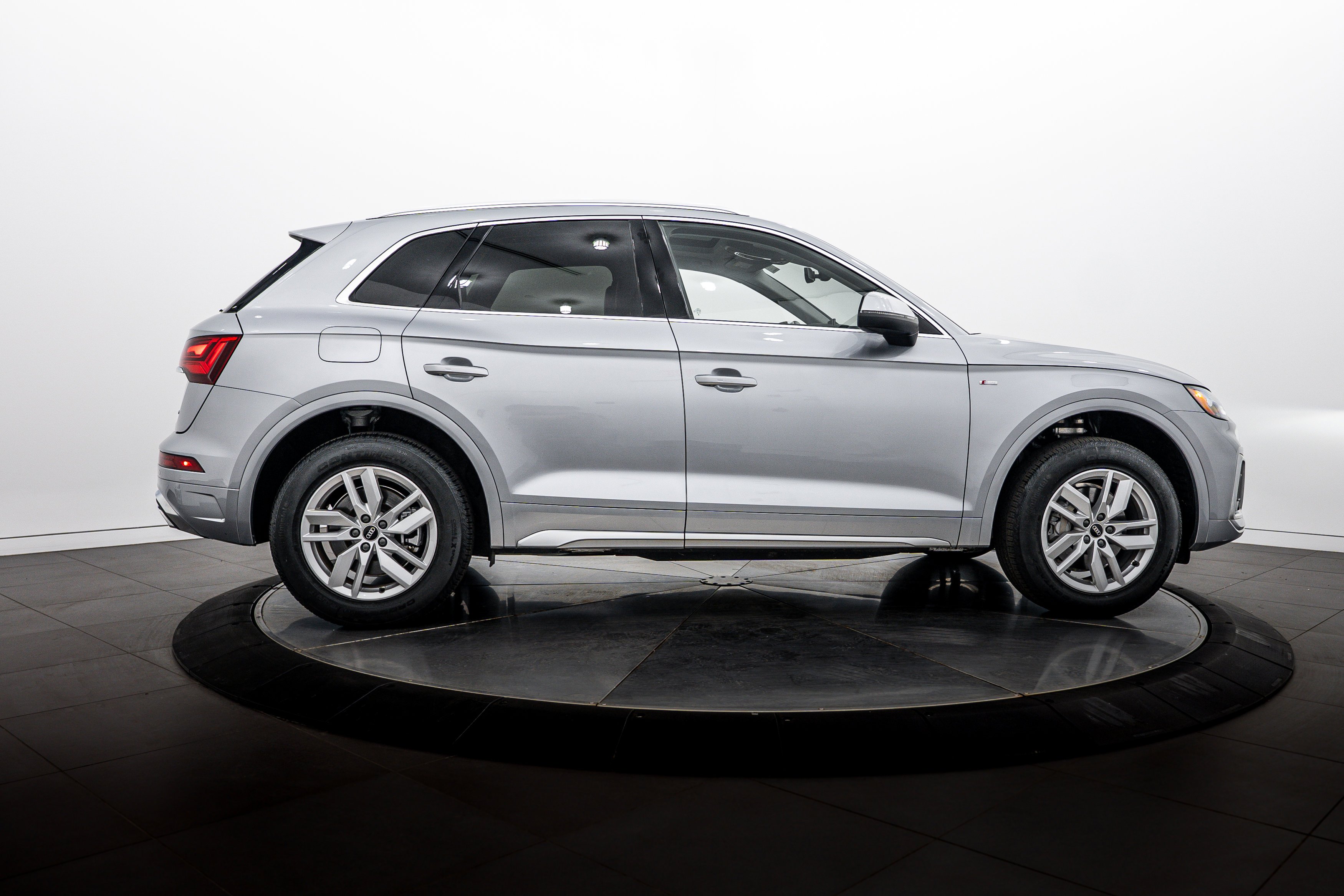 Certified Used 2023 Florett Silver Metallic Audi S line Premium image 3