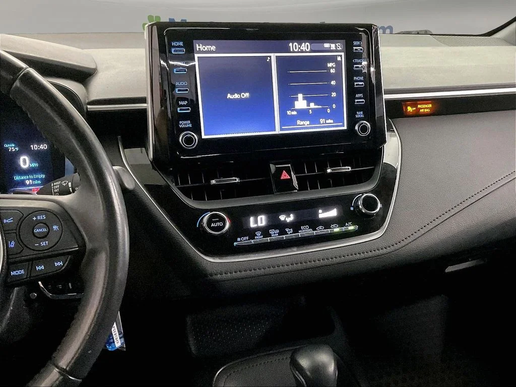Used 2020 Blue Toyota SE image 9