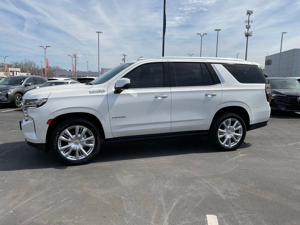 Used 2023 Beige Chevrolet High Country image 4