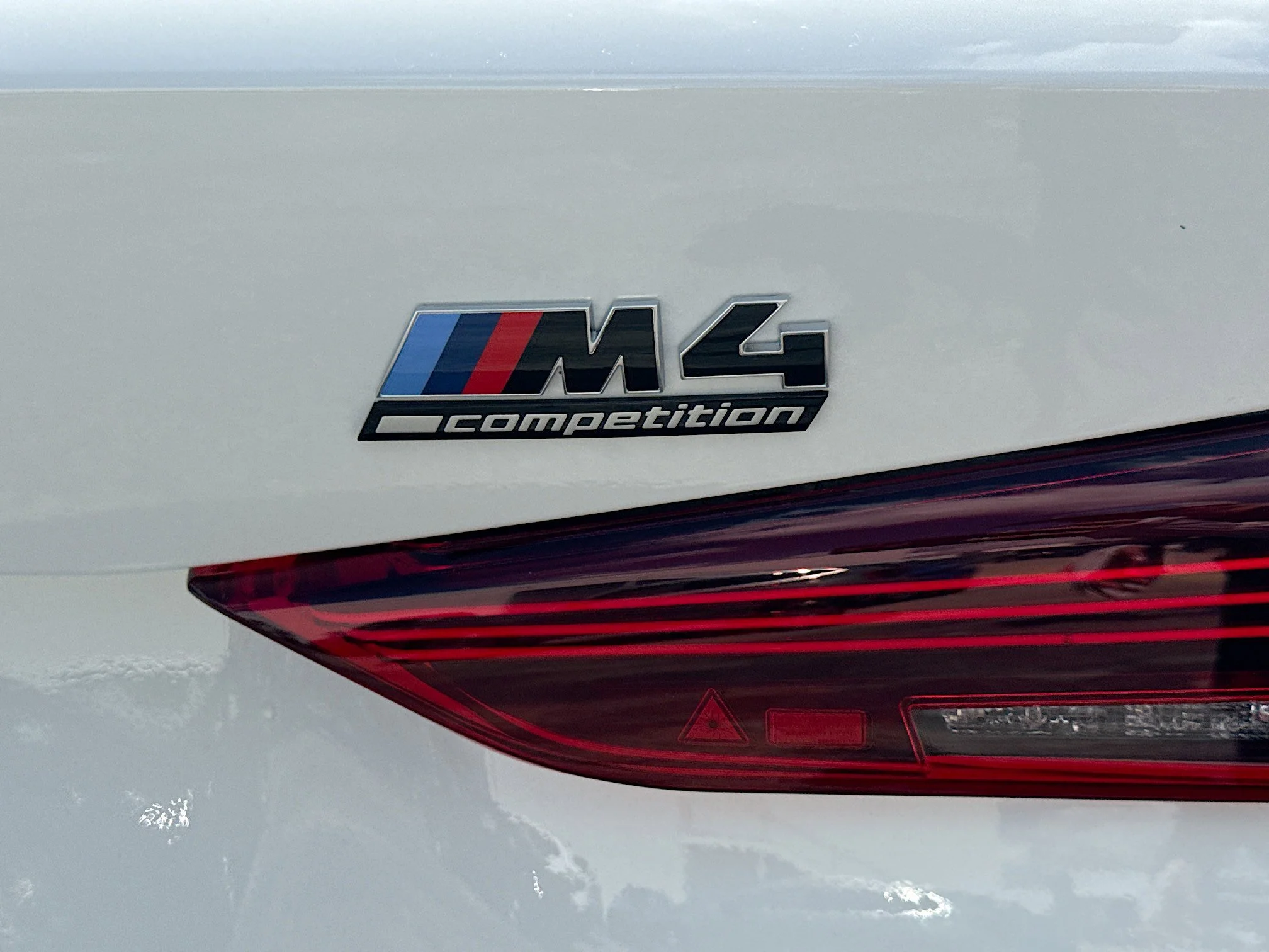 New 2027 Alpine White BMW Competition xDrive image 11