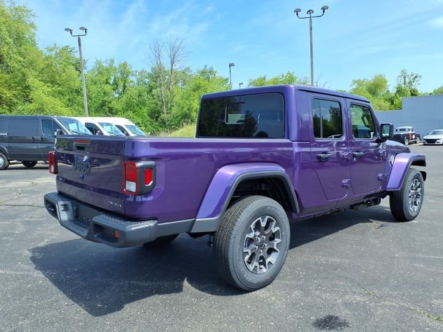 New 2026 Reign Jeep Sahara image 7
