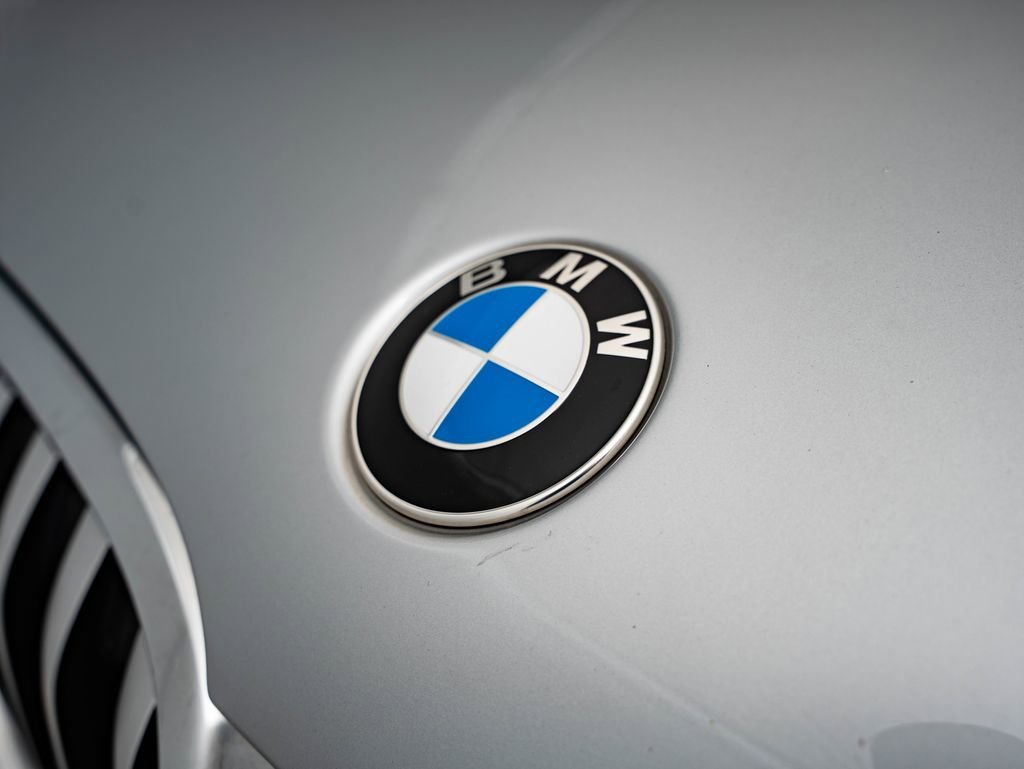 Used 2021 Glacier Silver Metallic BMW sDrive28i image 3