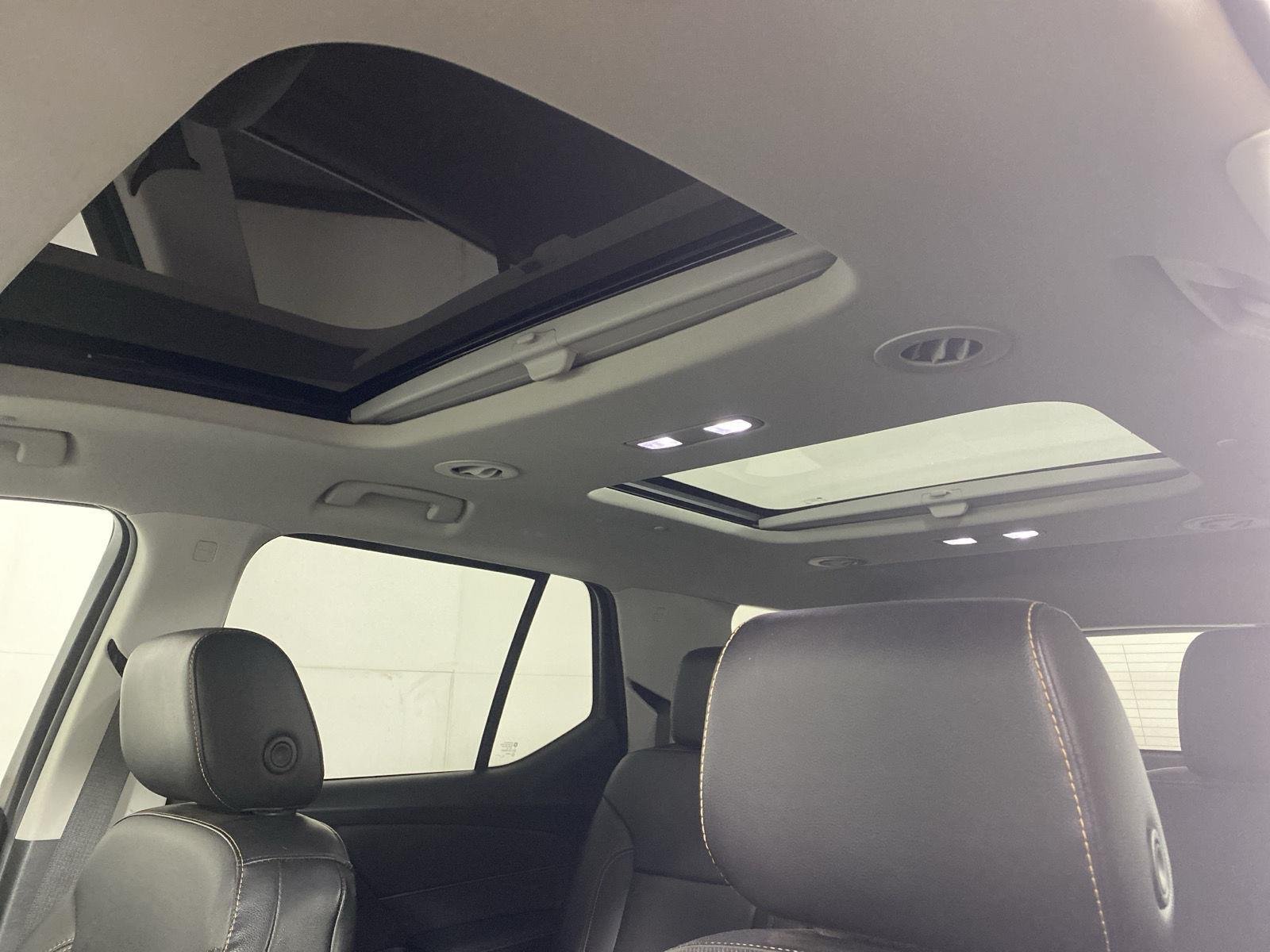 Used 2019 Silver Ice Metallic Chevrolet Premier image 14