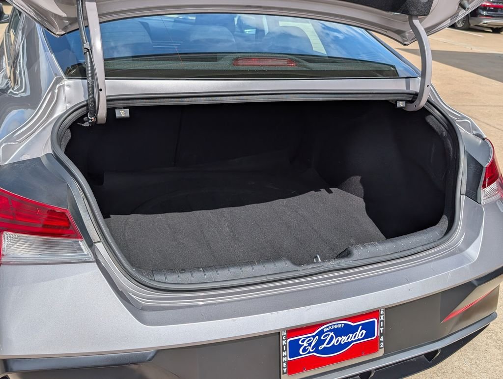 Used 2025 Silver Hyundai SEL Convenience image 21
