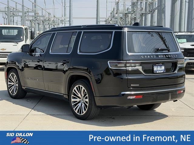 Used 2023 Diamond Black Crystal Pearlcoat Jeep Series III image 8