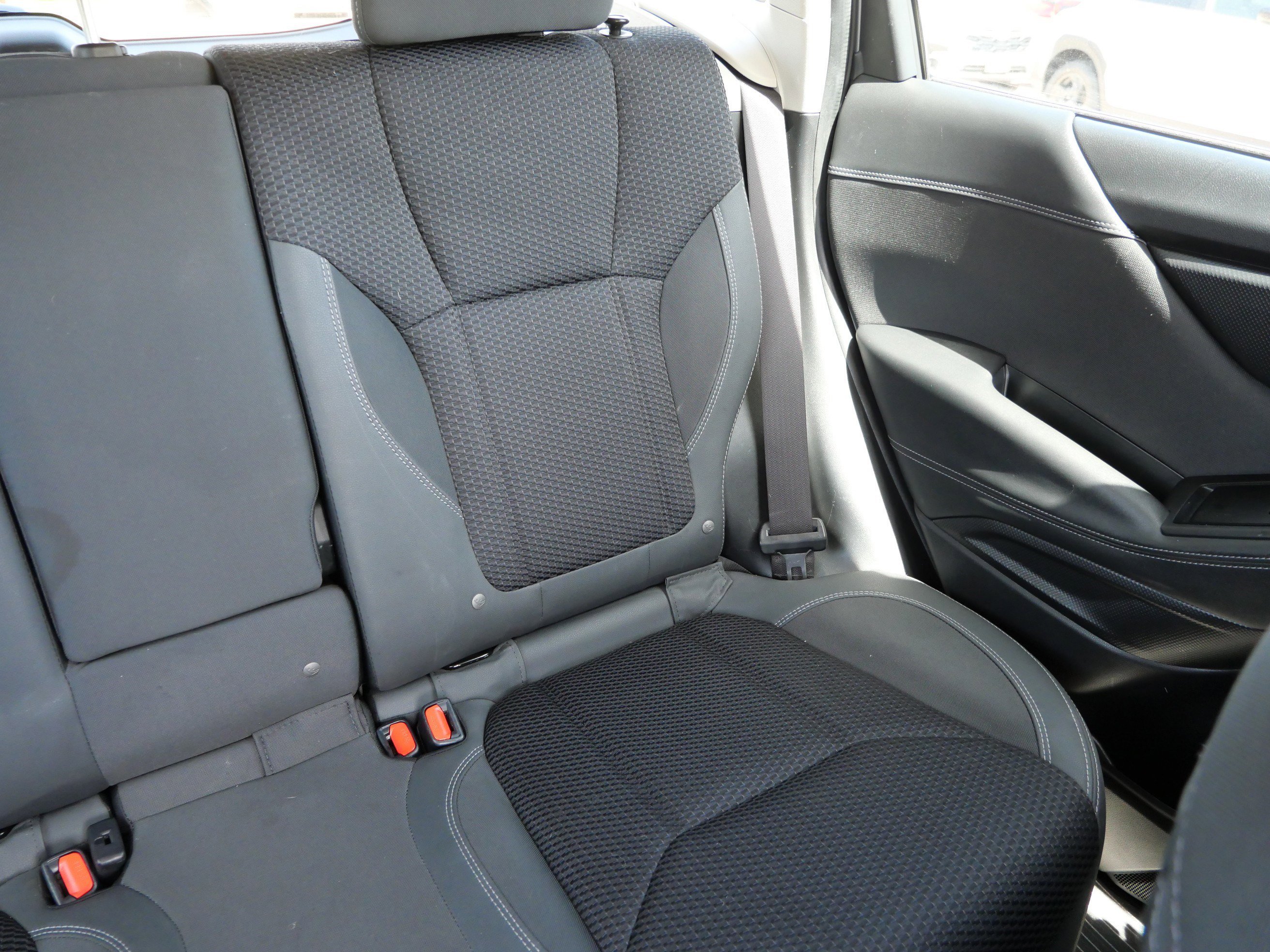 Used 2022 Ice Silver Metallic Subaru Premium image 14
