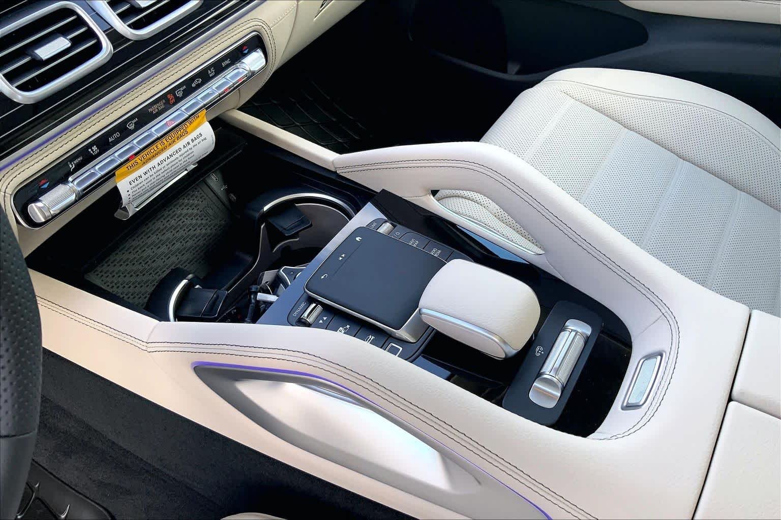 New 2026 MANUFAKTUR Moonlight White Metallic Mercedes-Benz GLS 580 image 7