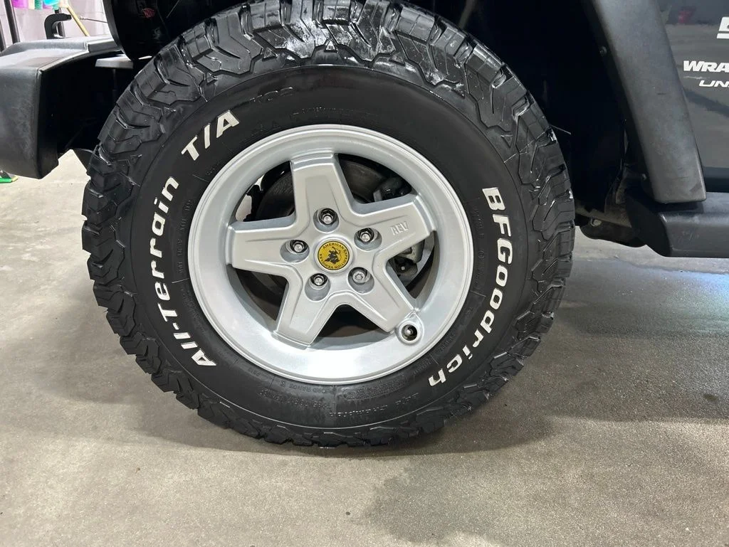 Used 2018 Gray Jeep Unlimited Sport image 10