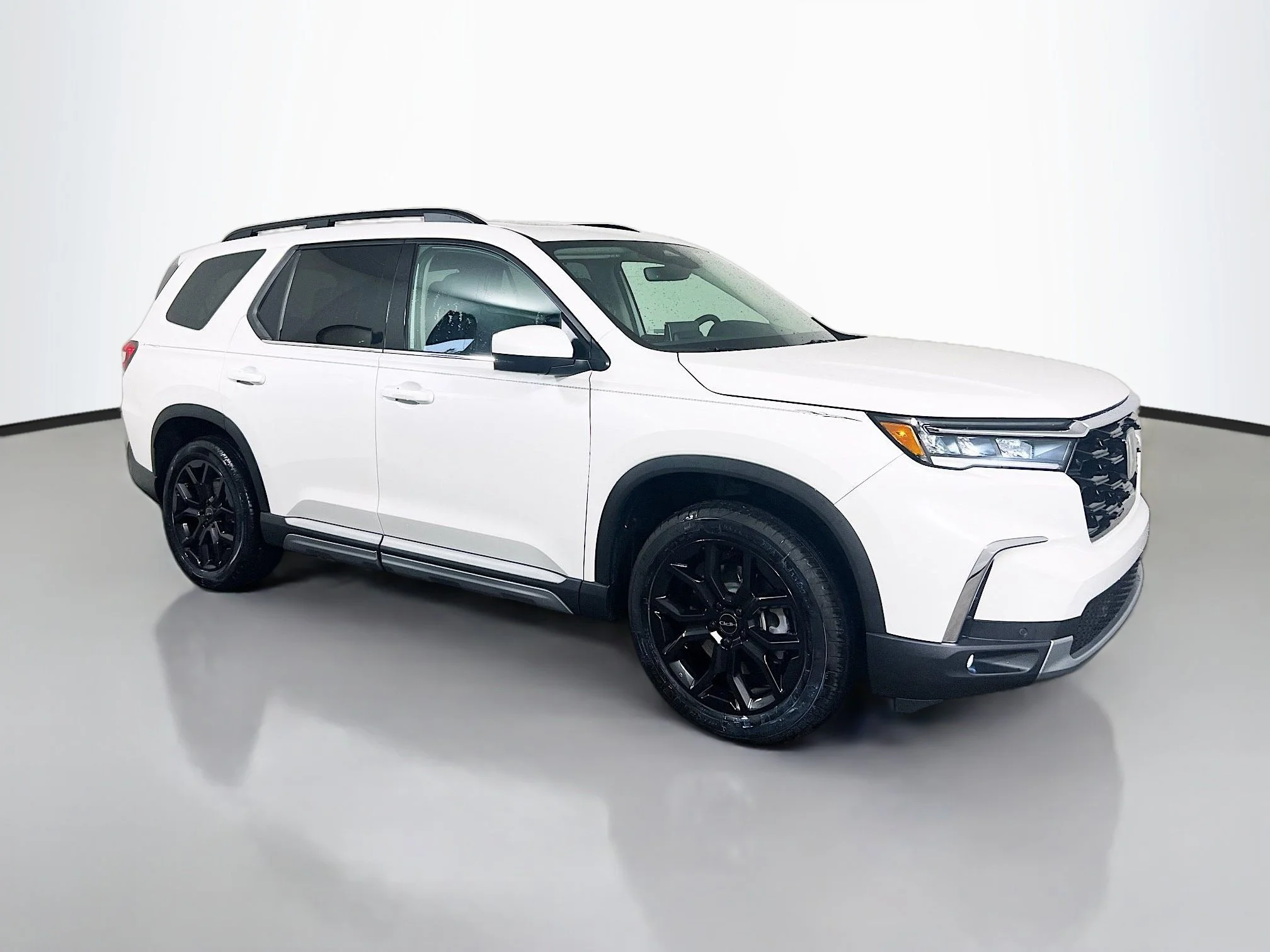 Certified Used 2025 Platinum White Pearl Honda 2WD Touring w/HPD Wheels image 25