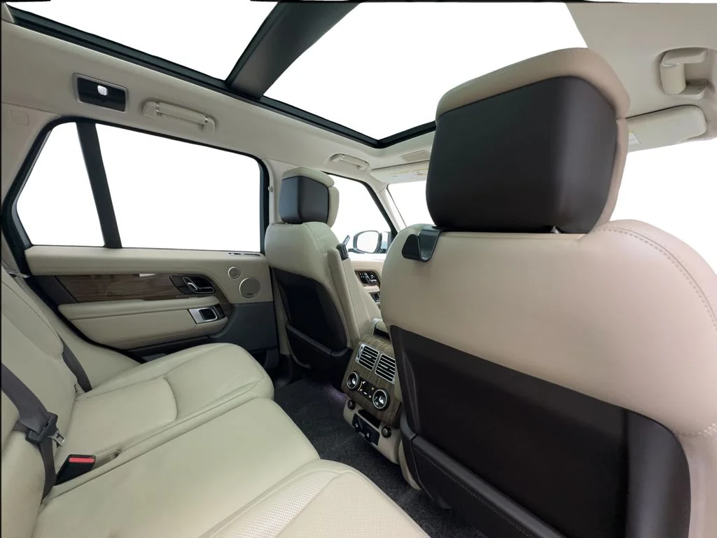 Used 2020 White Land Rover HSE image 28