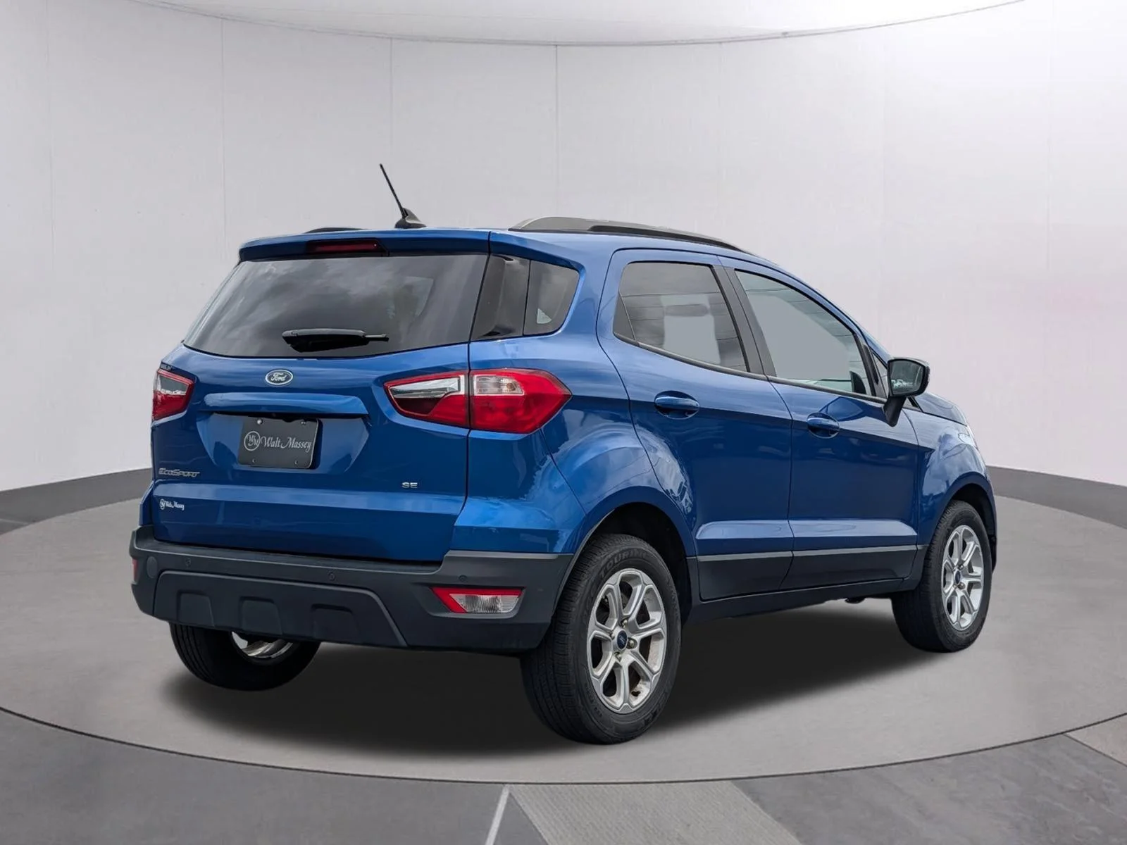 Used 2021 Lightning Blue Ford SE image 5