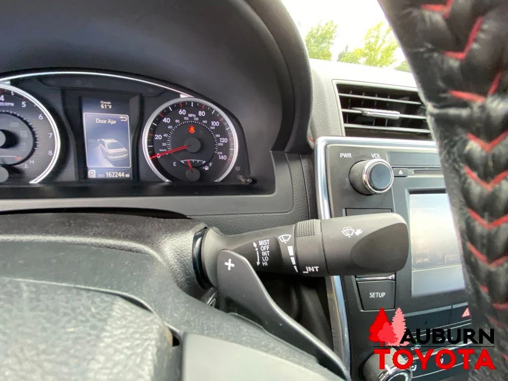 Used 2015 Celestial Silver Metallic Toyota SE image 36