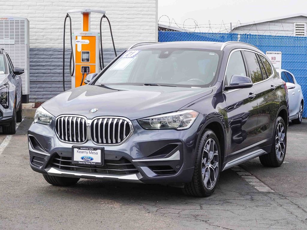 Used 2021 Gray BMW sDrive28i image 4