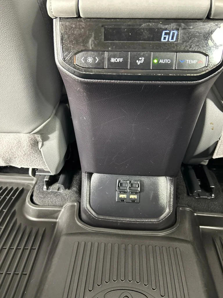 Used 2021 Silver Toyota XLE image 18