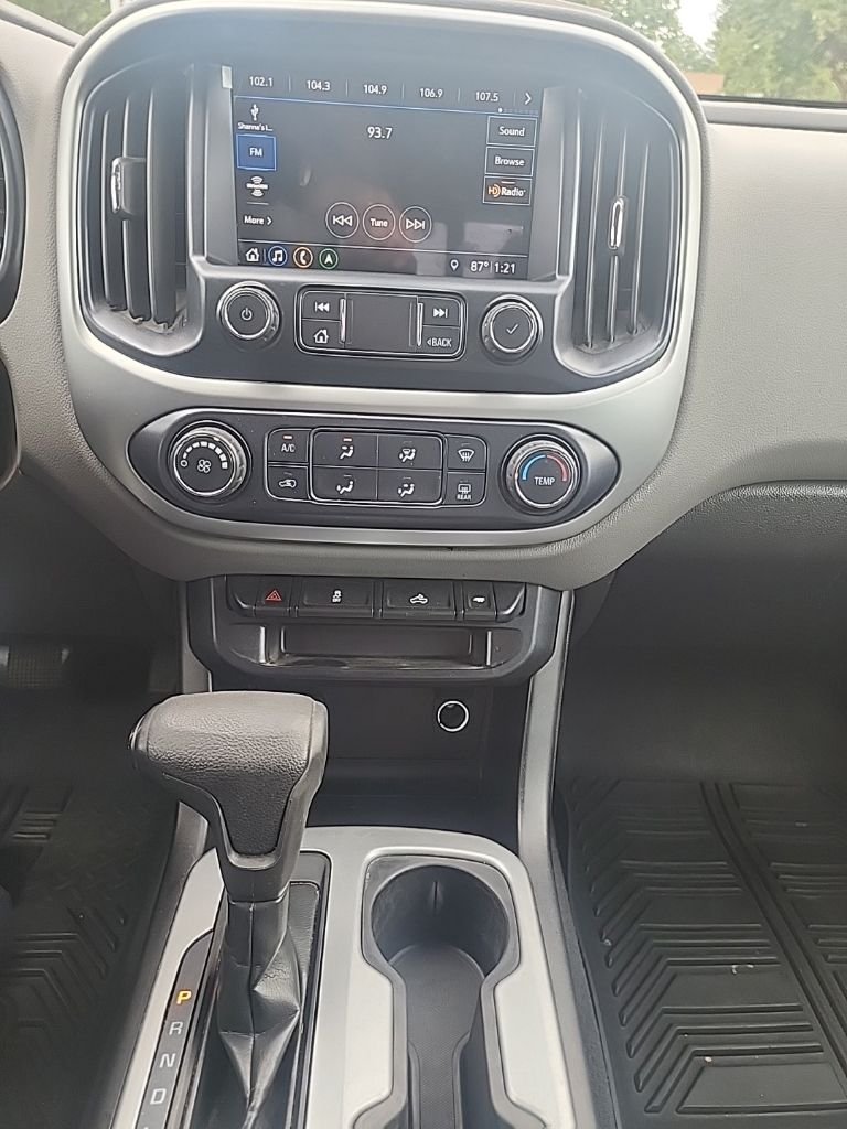 Used 2019 White Chevrolet LT image 18