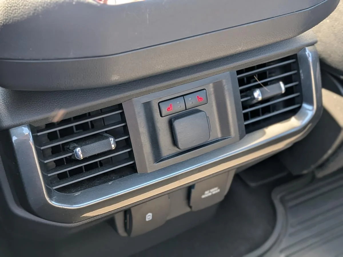 Used 2023 White Ford Lariat image 16