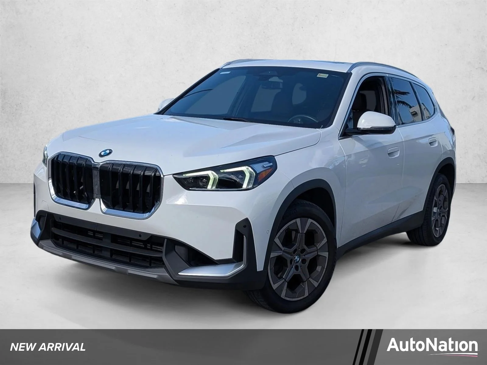 Used 2023 Alpine White BMW xDrive28i image 1