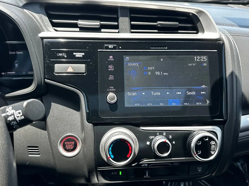 Used 2018 Silver Honda EX image 28