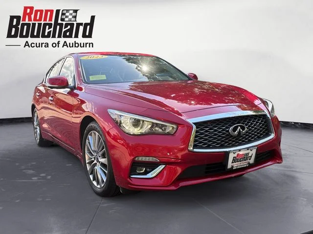 Used 2023 Red INFINITI LUXE image 1