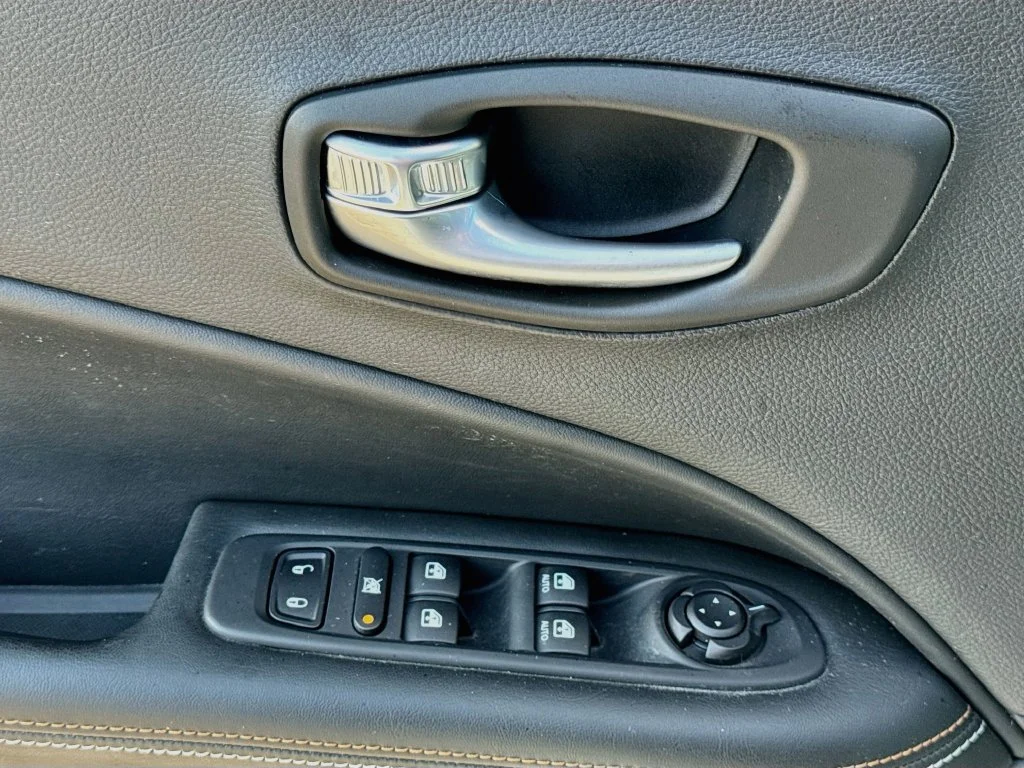 Used 2020 Blue Jeep Latitude image 22